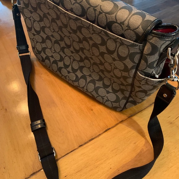 Coach diaper Bag - Picture 2 of 5